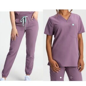 Garde malade SET- dusty purple scrubs- Gabrielle top + rosie scrub bottoms